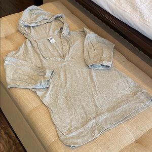 Gap gray hooded top